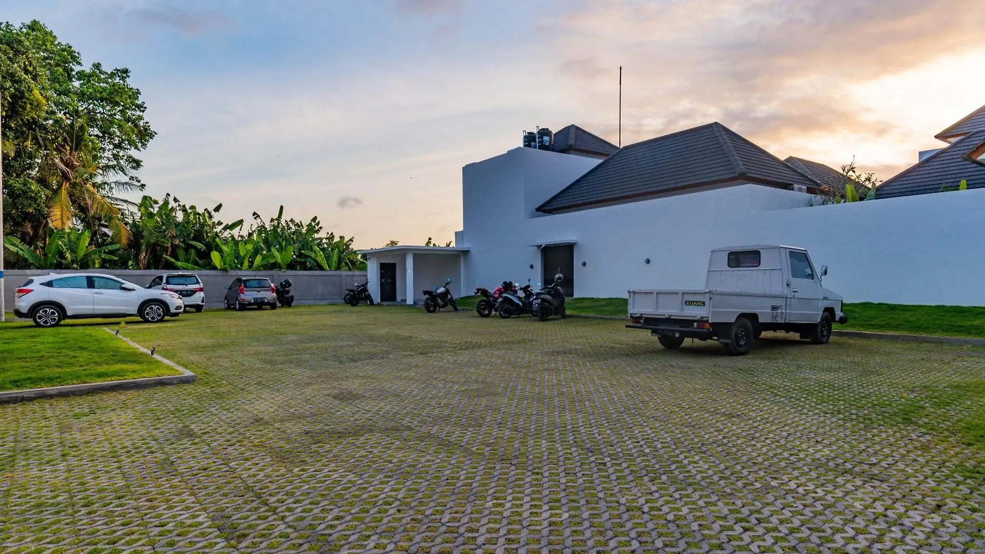 Hedonia Luxury Villas Seminyak